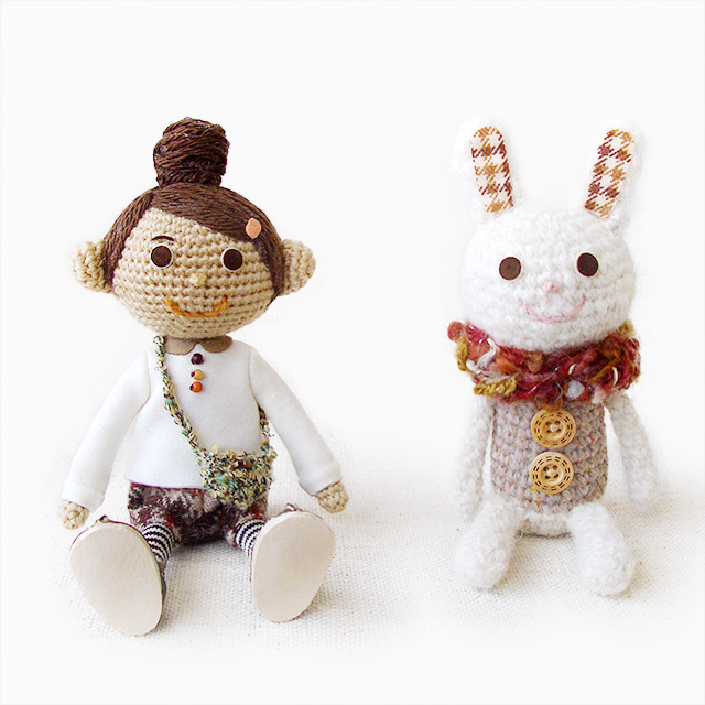 あみぐるみ　女の子とウサギ