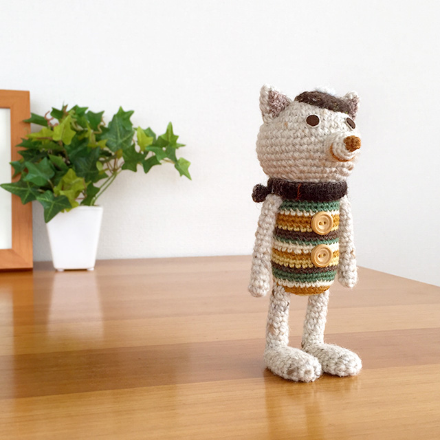 あみぐるみ　白いイヌ